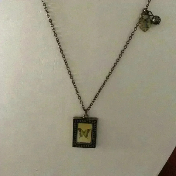 New expression butterfly necklace - Picture 6 of 6
